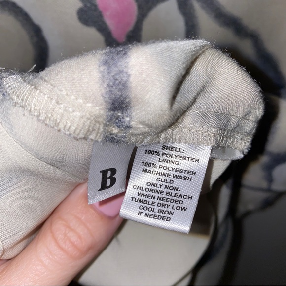 Ann Taylor Loft Cream Gray Pink Sleeveless V-neck Ruffle Tank Top Extra Small XS - Picture 5 of 6